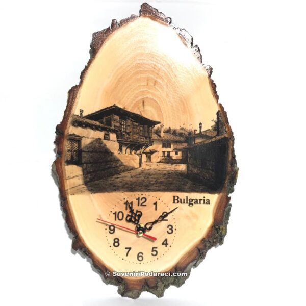 Часовник с рисунка върху дърво "България"